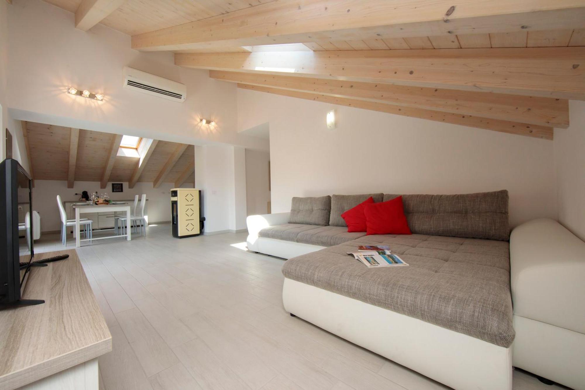 Silver Lake Apartment - Happy Rentals Angera Zewnętrze zdjęcie