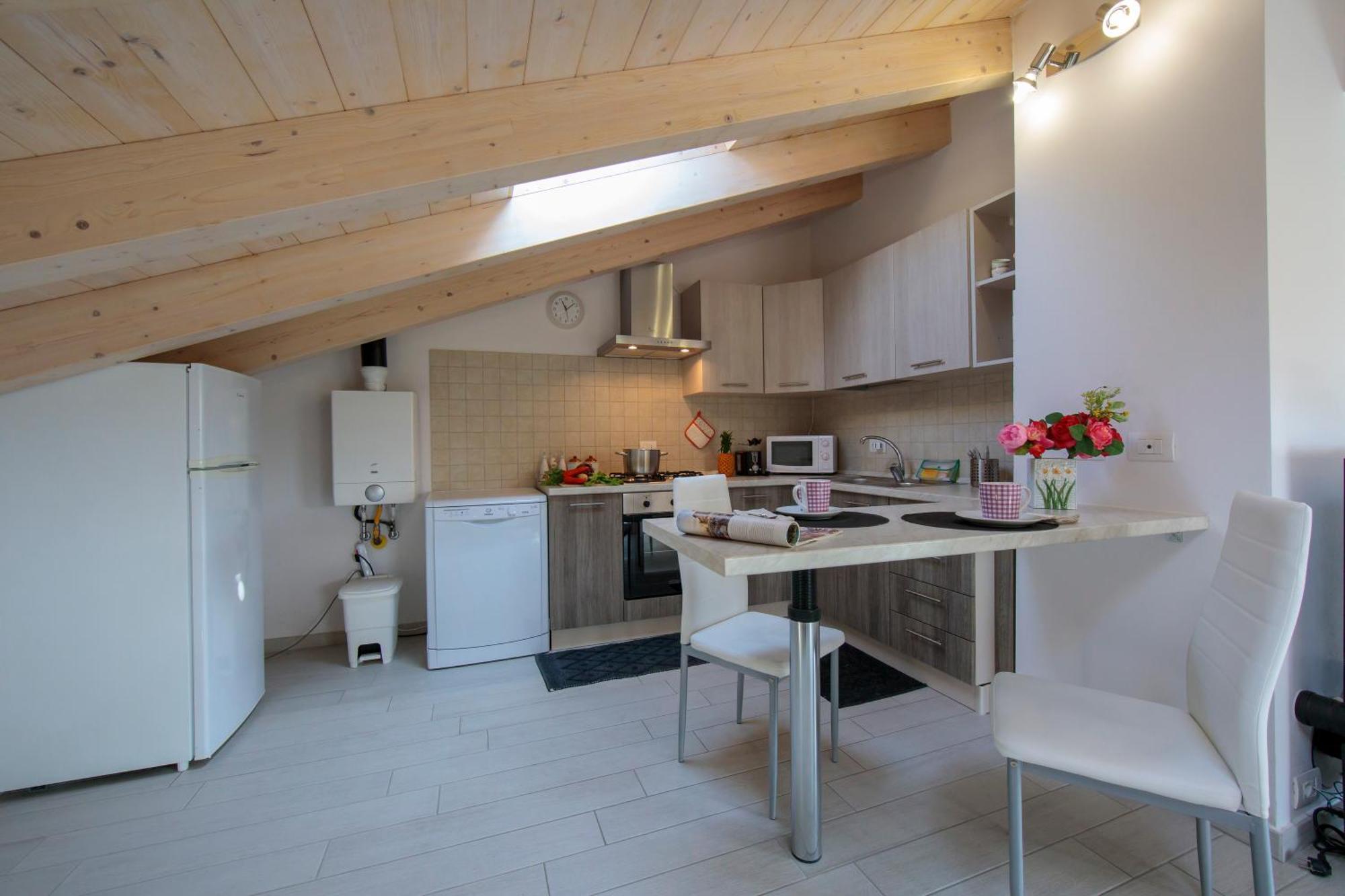 Silver Lake Apartment - Happy Rentals Angera Zewnętrze zdjęcie