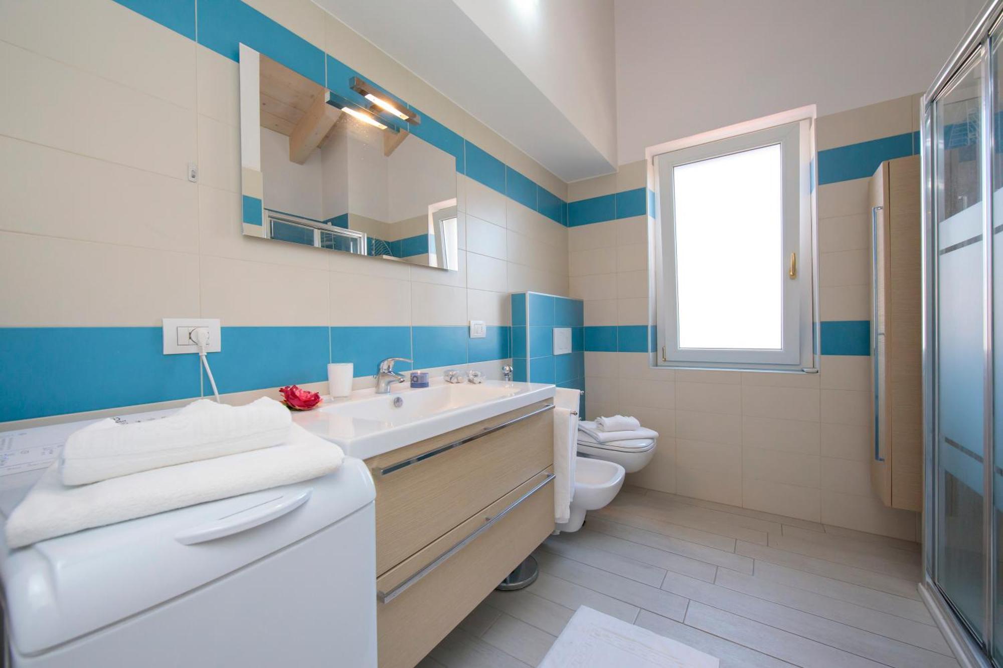 Silver Lake Apartment - Happy Rentals Angera Zewnętrze zdjęcie